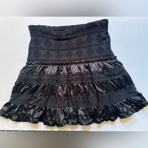 Bebe Black Textured A-Line Mini Skirt | Satin | Sz Medium | Y2K |‎ Vintage
